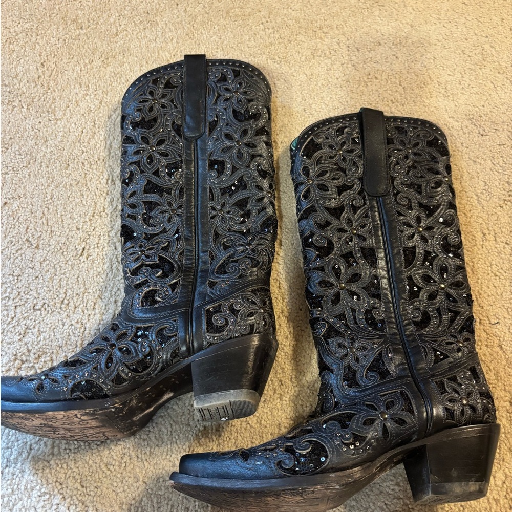 Elegant Black Floral Women's Heeled Boots